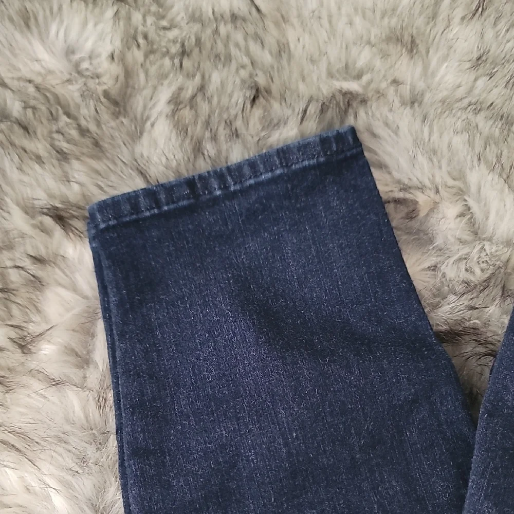 Denizen from Levi's Dark Blue Women's Skinny Jeans - Picture 3 of 7
